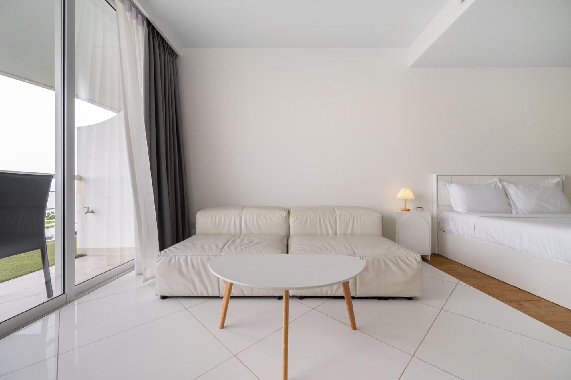 Pure Sunset Beach - Ocean View Room, Pattaya ナ・ジョムティエン エクステリア 写真