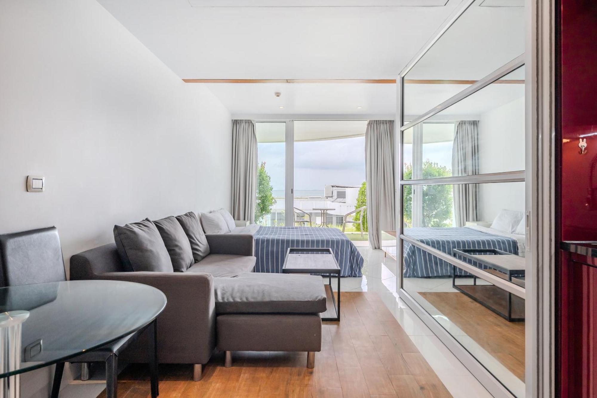 Pure Sunset Beach - Ocean View Room, Pattaya ナ・ジョムティエン エクステリア 写真